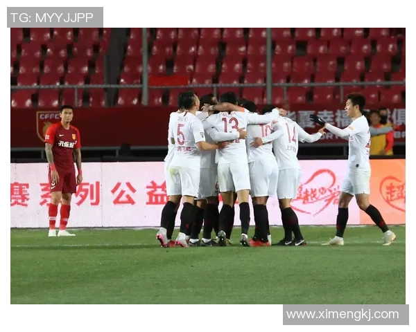 赛后分析：上海足球队与南京足球队的比赛节奏与战术对比探讨