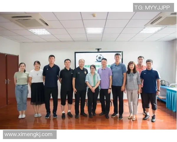 重庆足球队与西安足球队赛后复盘团队协作分析与反思